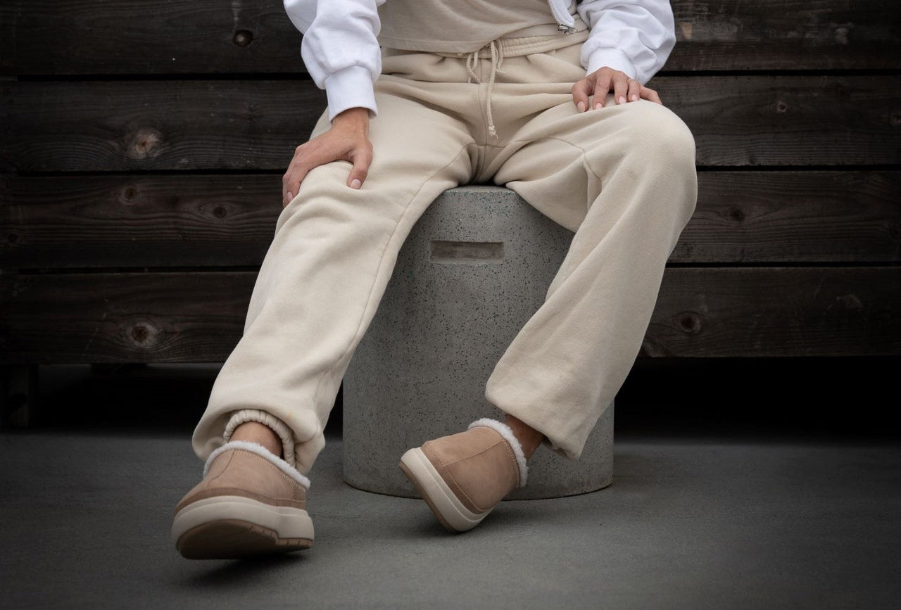 How to Wear Clogs: The Do-it-All Shoe For Fall
