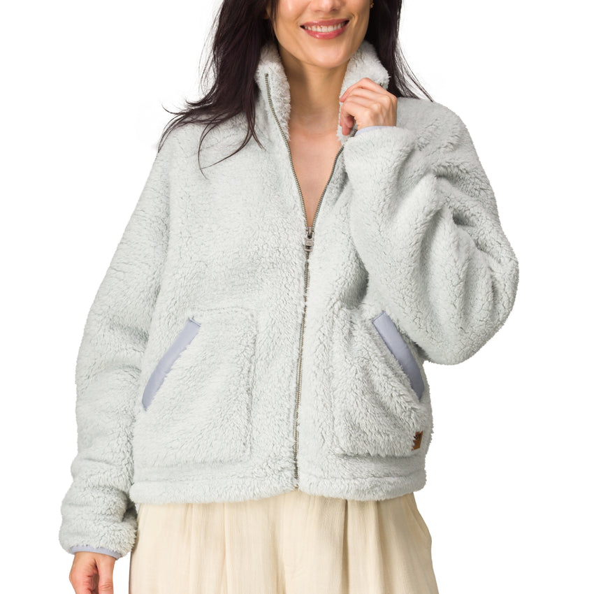 Front view of Pilot Sherpa 2.0 jacket in light gray, cozy fleece fabric with zip and side pockets for comfort.