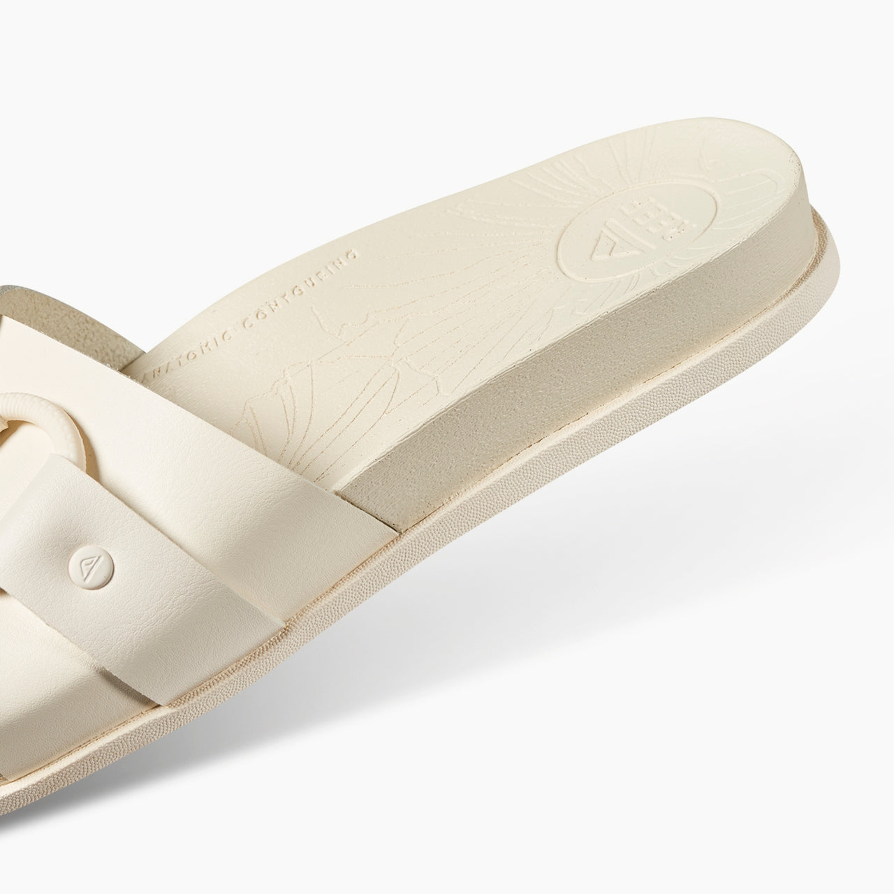 Cushion Soho Cruz - Whisper White - Down the Line 2 View
