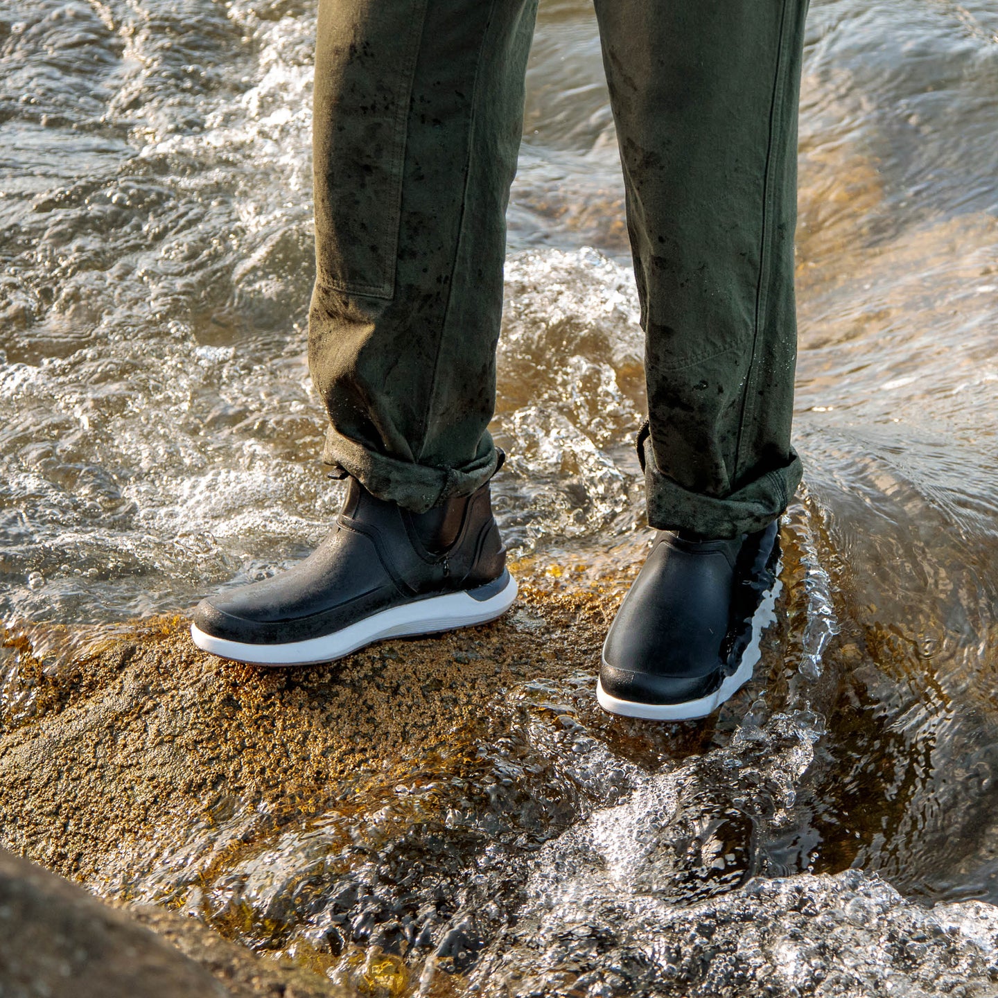 Scallywag - Black/White/Gum