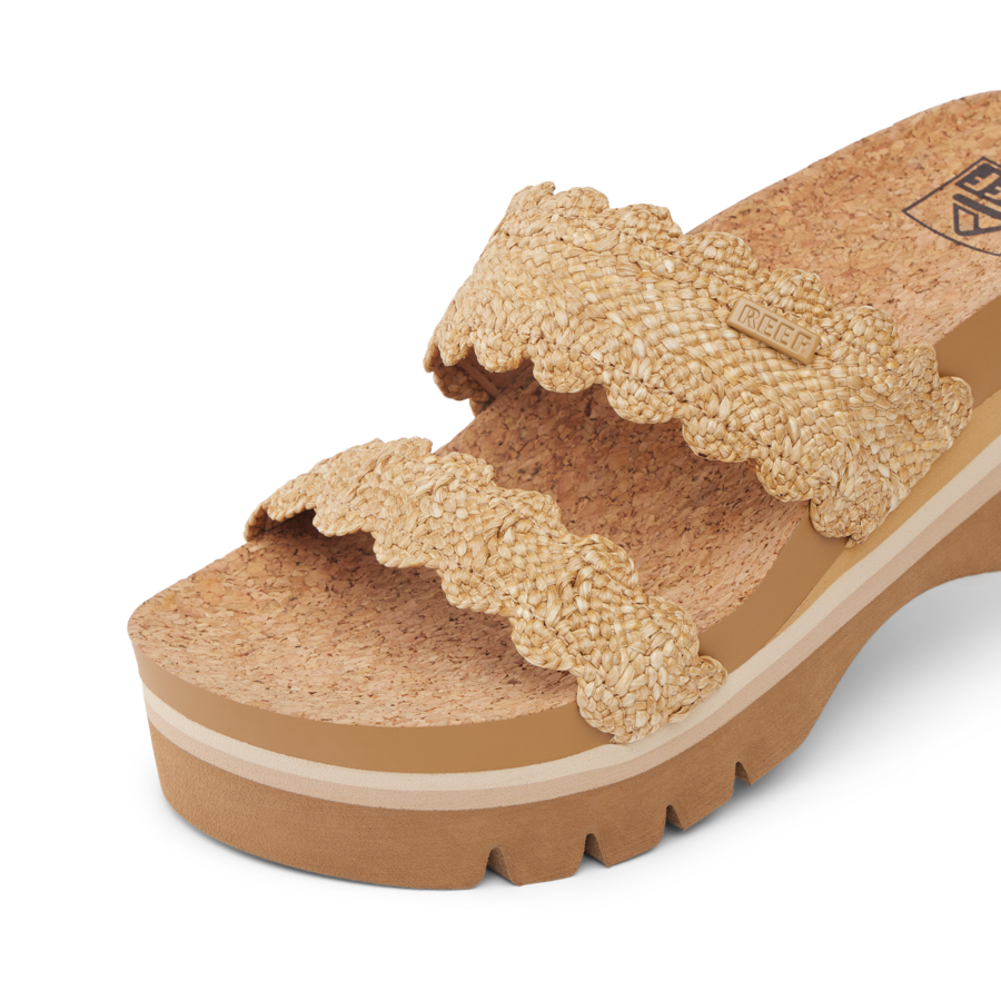 Cushion Vista Higher - Scalloped Tan - Down the Line 1 View