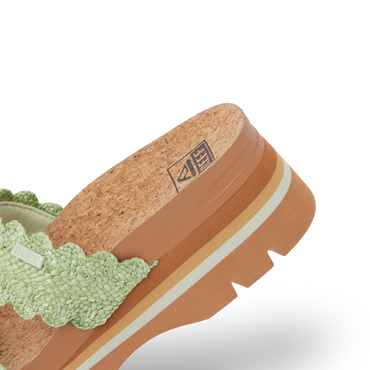 Cushion Vista Higher - Scalloped Green - Down the Line 2 View