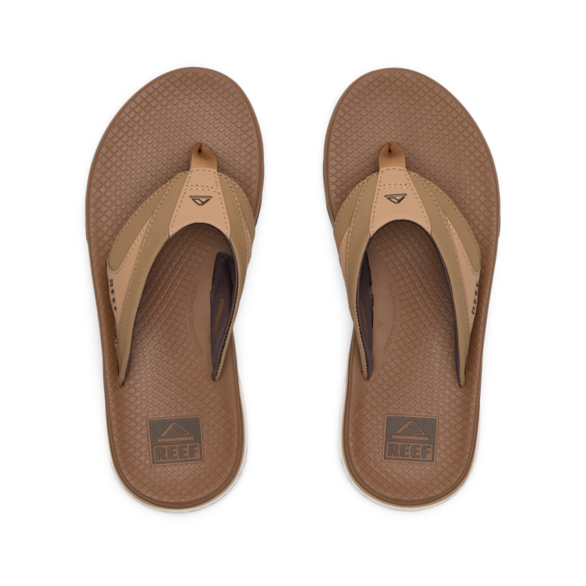 Top view of men's Fanning + brown sandals with anatomical arch support and soft-rebound cushioning for beach comfort.