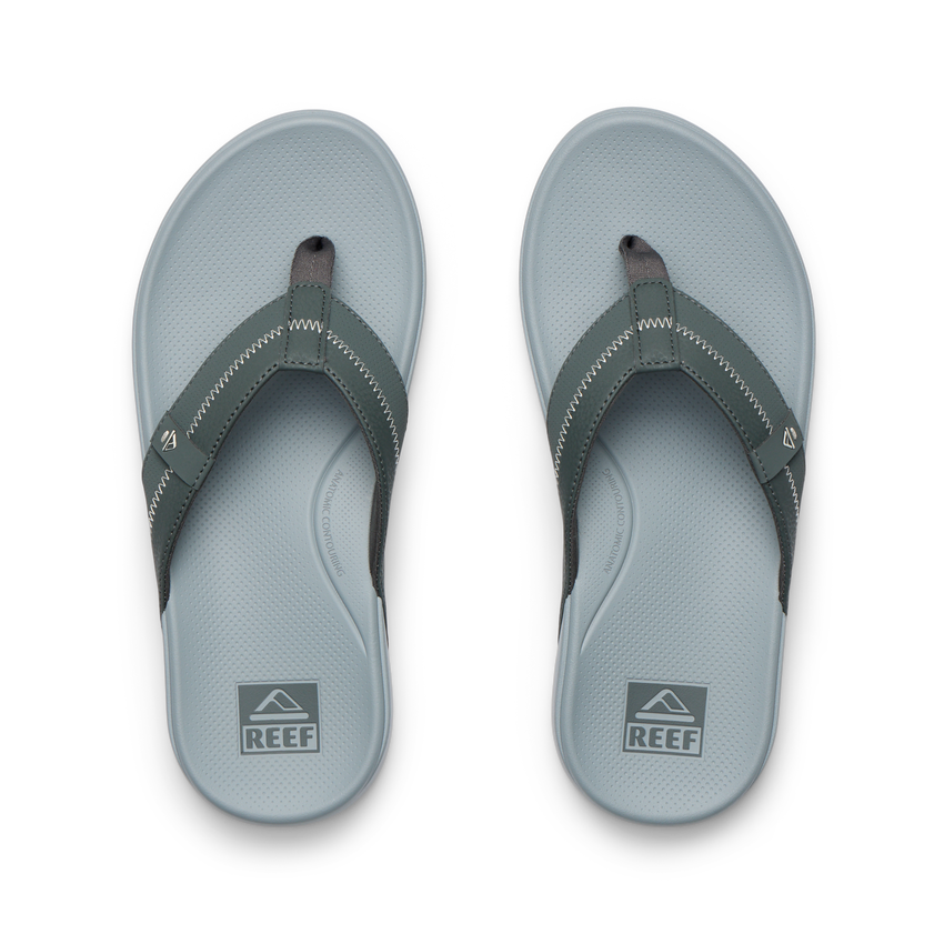 Top-down view of the Cushion Phantom 2.0 men's sandals in ash grey, featuring soft-rebound cushioning and anatomical arch support.