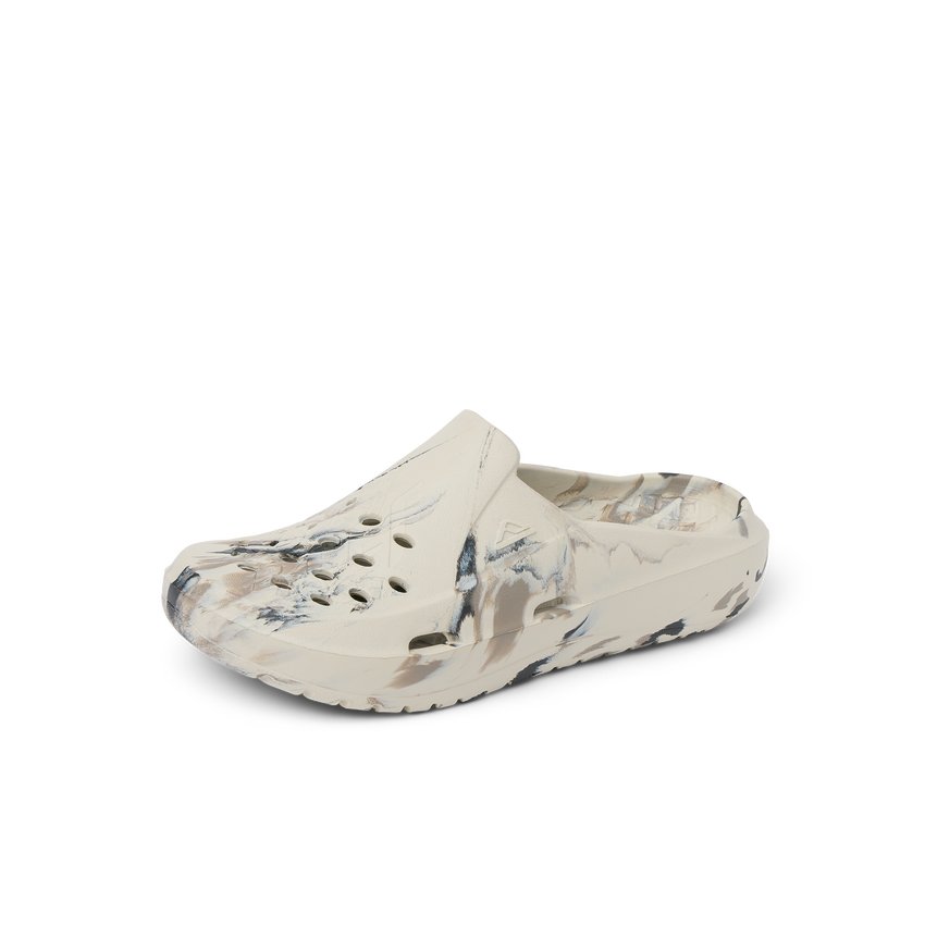 Glider left-facing slip-on clog with water-friendly design, extra cushioning, and anatomical arch support for all-day comfort.
