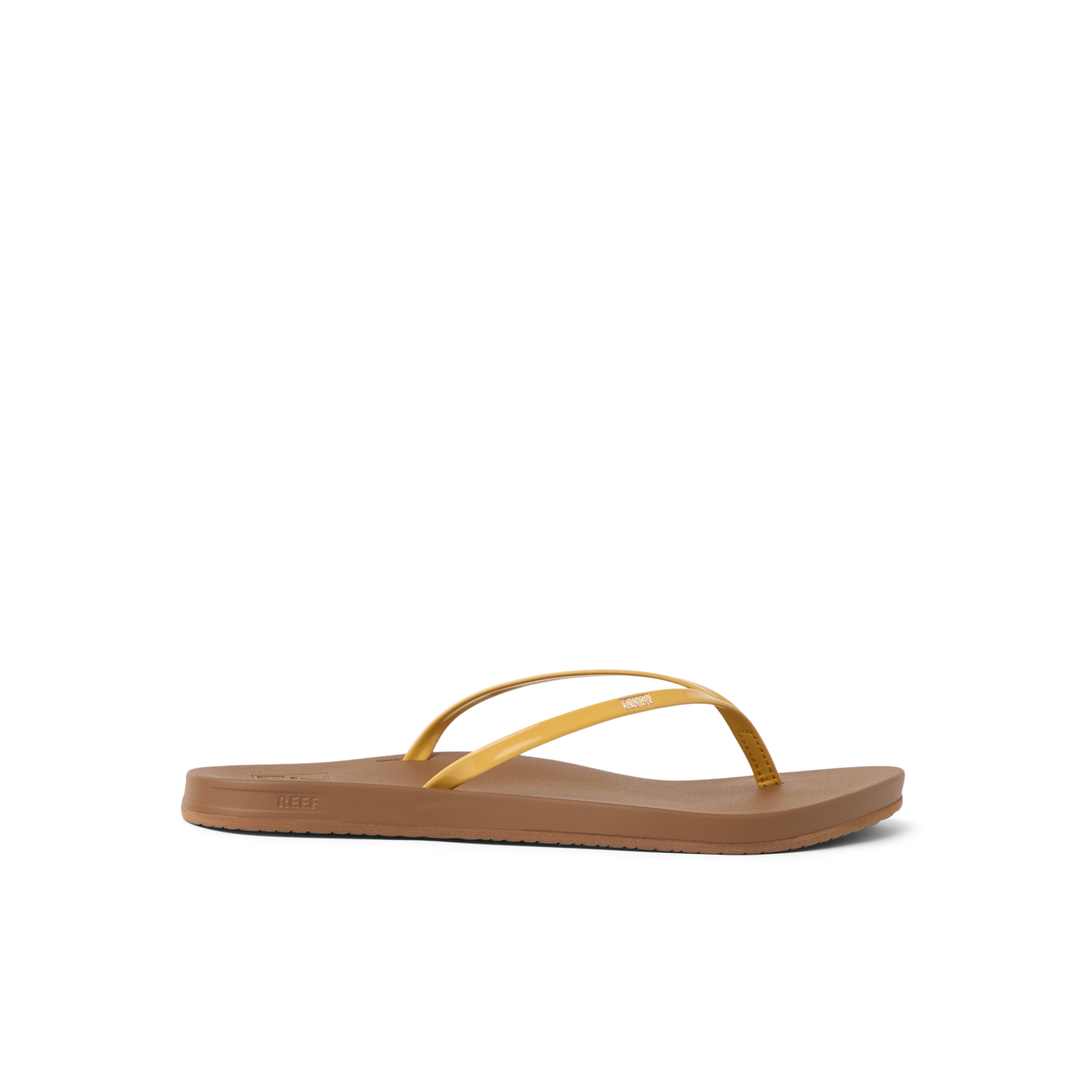Cushion Slim women's sandal facing left, golden apricot straps, beach-inspired comfort with anatomical arch support and soft cushioning.