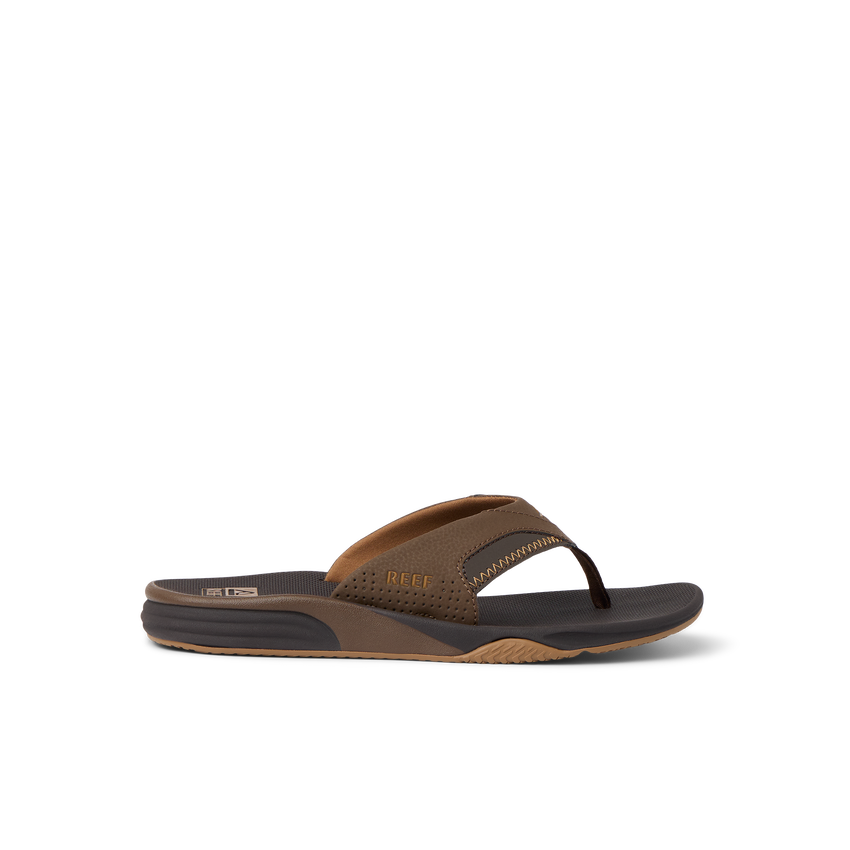 Cushion Fanning sandal facing right with anatomical arch support, soft-rebound cushioning, beach-inspired comfort design.