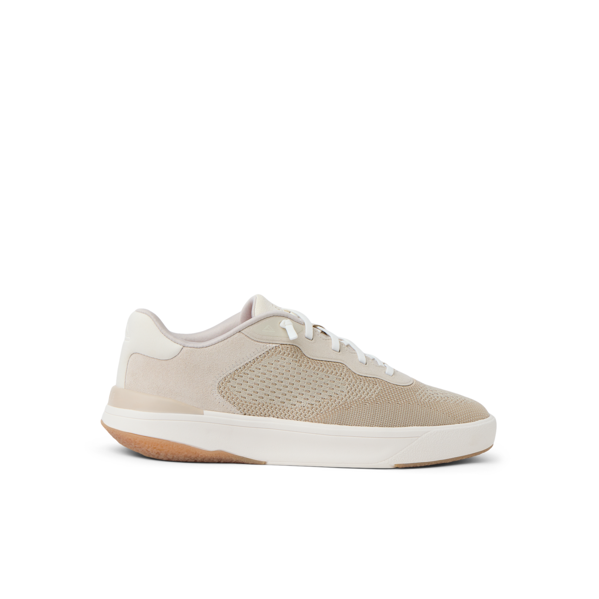 Shoreline Del Mar men's sneaker facing right, beige mesh upper with arch support, designed for beach comfort and durability.
