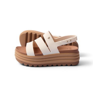 Water Vista Higher 2 sandal for women facing left, showing cushioned platform sole and water-friendly straps.