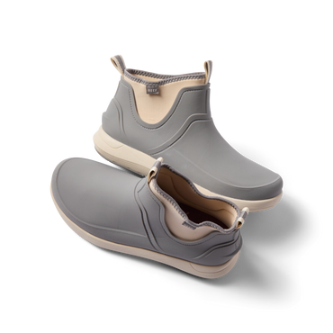 Scallywag men's grey water-friendly shoes facing right and left, featuring soft cushioning and anatomical arch support.