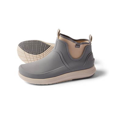 Scallywag men’s beach-inspired grey casual shoes facing right with soft cushioning and arch support, sole visible behind.