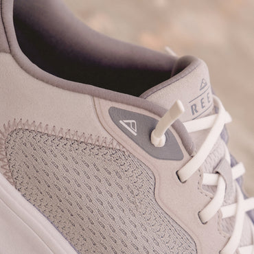 Close-up of the Shoreline Del Mar sneaker in light grey facing right, showing breathable mesh and soft cushioning.