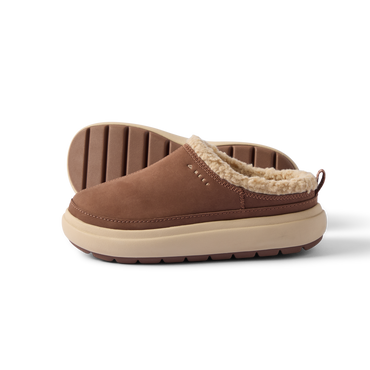 Side view of Weekend Low Brooke clog with brown leather upper, cushioned sole, and soft fleece lining facing left.