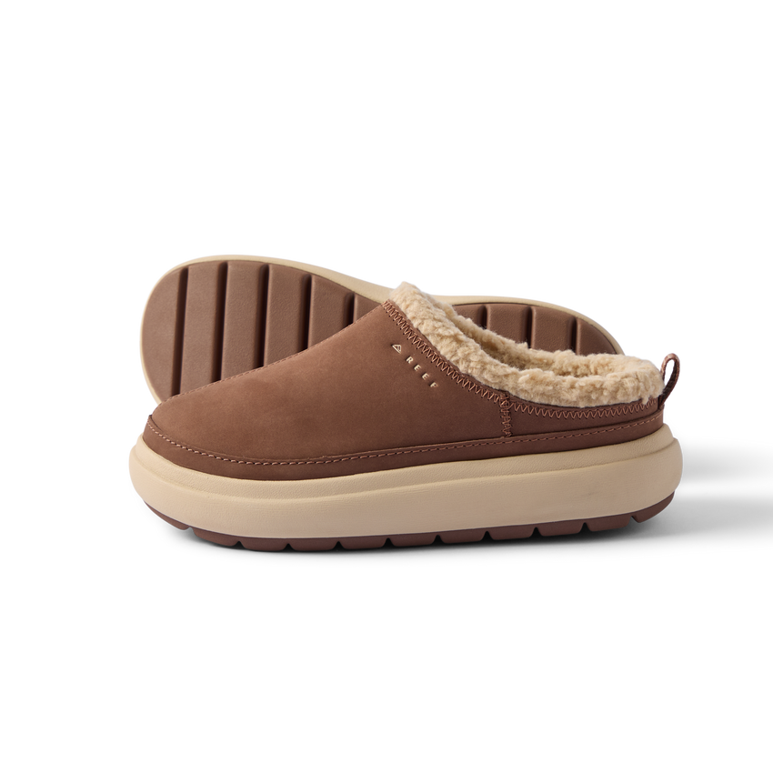Side view of Weekend Low Brooke clog with brown leather upper, cushioned sole, and soft fleece lining facing left.