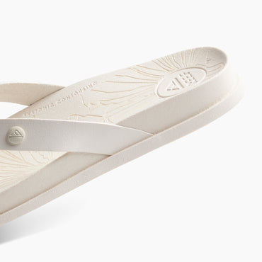 Cushion Porto Cruz - Whisper White - Down the Line 2 View